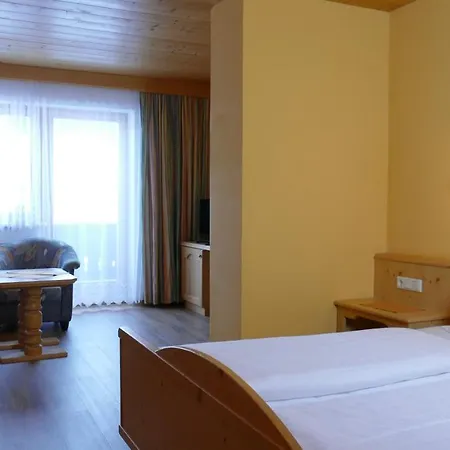 Zum Hirschen 3*