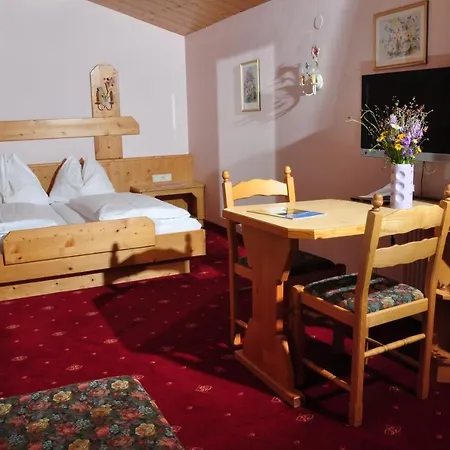 Zum Hirschen Hotel 3*