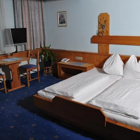 Hotel Zum Hirschen 3*