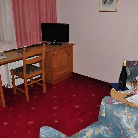 Zum Hirschen Hotell